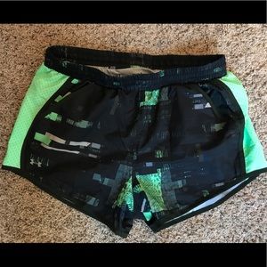 Under Armor women’s M. Heat gear